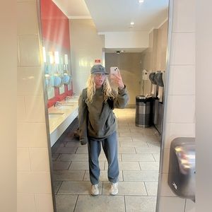 Meet your Posher, Isabella